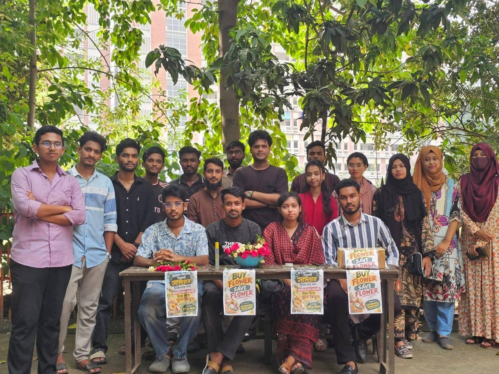 সাদিয়ার চিকিৎসায় ফুল বিক্রি, গণিত বিভাগের শিক্ষার্থীদের অর্থ সংগ্রহ